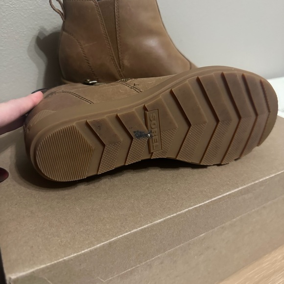 Sorel Tan Leather Wedge Boots - Picture 2 of 2